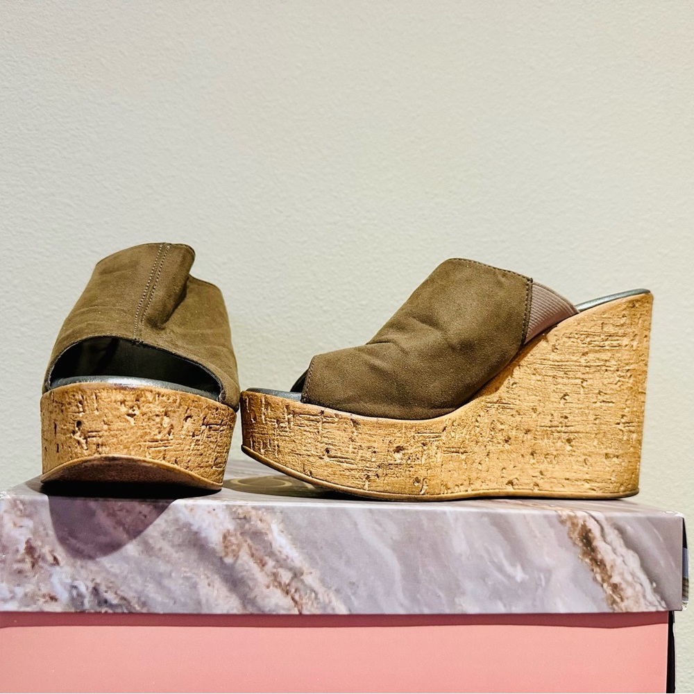 BORN Brown Suede Wedges